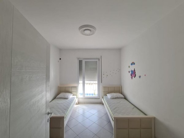 Tirane, shes apartament 2+1+Ballkon Kati 2, 92 m² 204,000 € (Parku Olimpik)