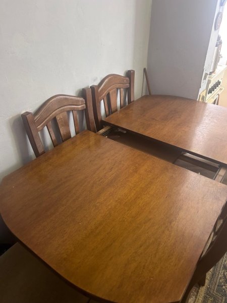 Tirane, shes Okazion! Tavolinë me gjashtë karrige , 60 €