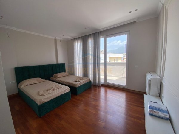 Tirane, jepet me qera apartament 2+1+Ballkon Kati 10, 120 m² 1,200 € (Rruga e Kavajes)
