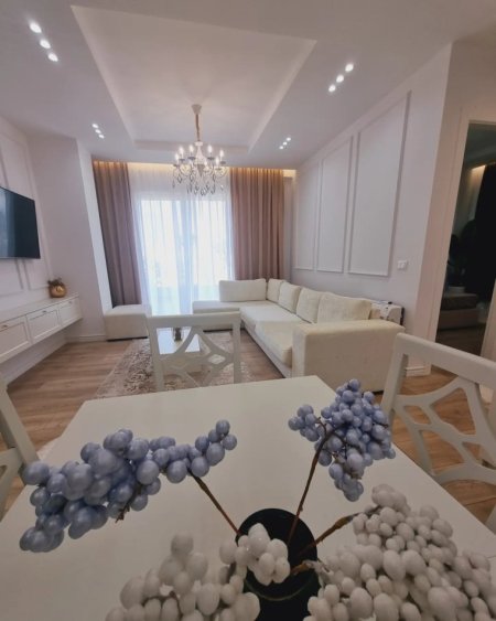 Tirane, jepet me qera apartament 2+1 , 140 m² 1,950 € (Stadiumi Air Albania)