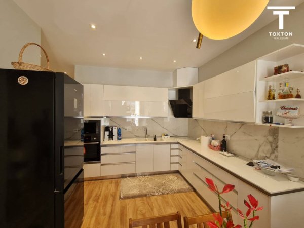 Tirane, shitet apartament 3+1+ Verande Kati 1, 125 m² 400,000 € (TEG) TT 917