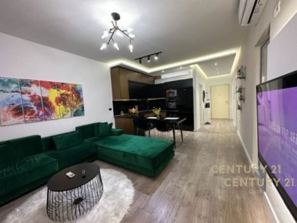 Tirane, jap me qera apartament 2+1+Ballkon , 70 m² 700 € (Komuna e Parisit)