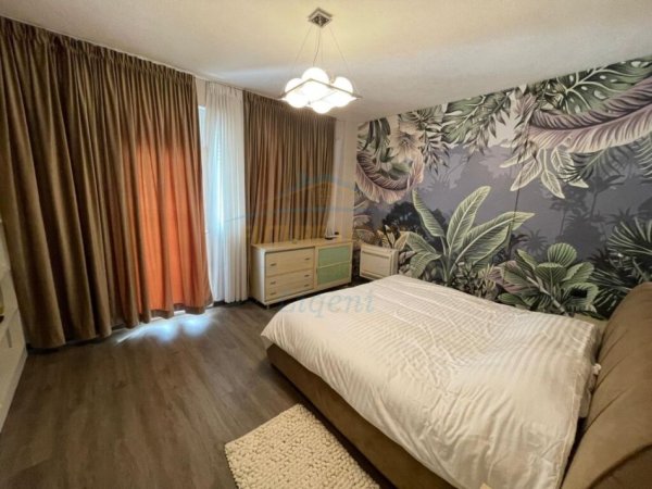 Tirane, jepet me qera apartament 2+1+Ballkon Kati 4, 120 m² 900 € (Garda)