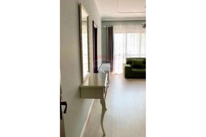 Tirane, shitet apartament 1+1 Kati 5, 83 m² 110,000 € (5 Maji)