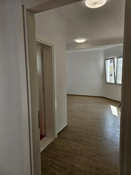 Tirane, shitet apartament 3+1+Aneks+Ballkon Kati 7, 166 m² 199,200 € (Bulevardi Migjeni)