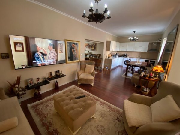 Tirane, shitet apartament 2+1 Kati 3, 111 m² 260,000 € (Ambasada Amerikane)