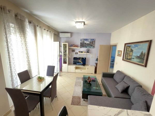 Tirane, jepet me qera apartament 1+1 Kati 4, 64 m² 450 € (liqeni i thate)