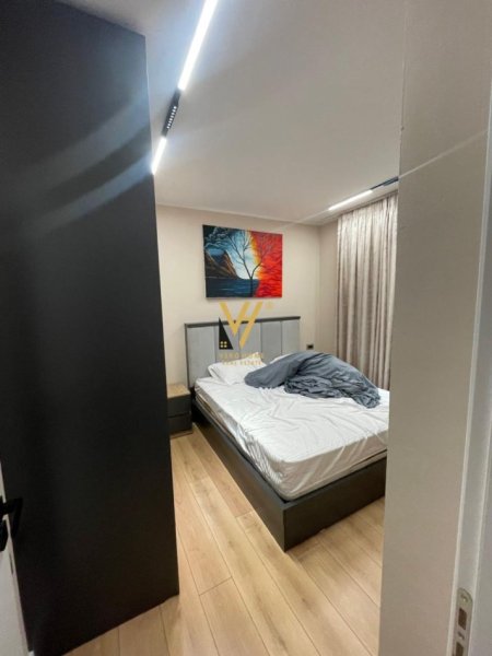 Tirane, jepet me qera apartament 1+1+Ballkon Kati 2, 55 m² 700 € (KOMUNA E PARISIT)