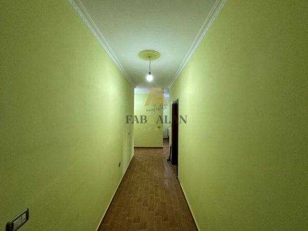 Vlore, shitet apartament 2+1 Kati 2, 106 m² 185,000 € (Lungomare)