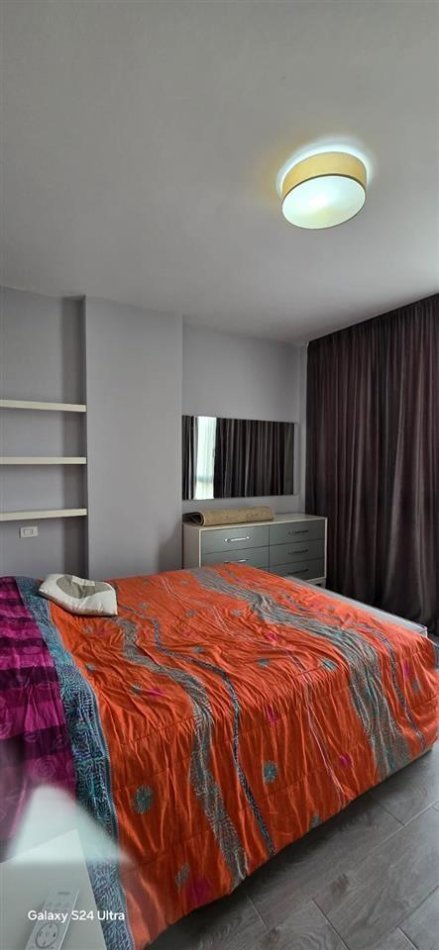 Tirane, jepet me qera apartament 2+1+Ballkon Kati 8, 93 m² 570 € (Ish Parku Autobuzave)