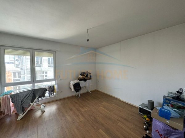 Tirane, shitet apartament 3+1 Kati 5, 160 m² 270,000 € (Tregu Elektrik)