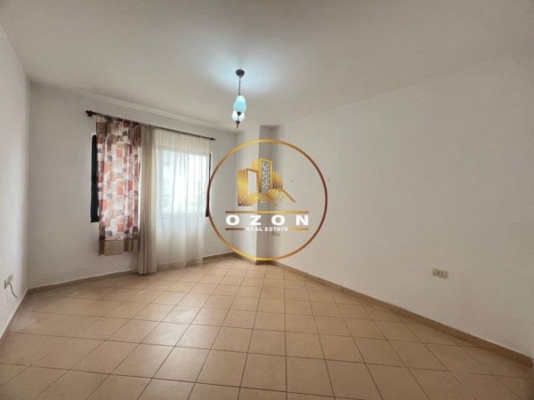 Tirane, shitet apartament 1+1+Ballkon Kati 3, 85 m² 114,480 € (Astir)