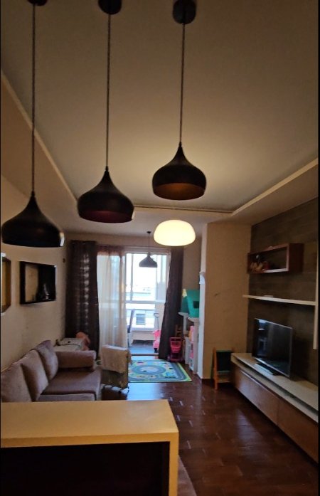 Tirane, shes apartament 1+1+Ballkon Kati 8, 85 m² 114,000 € (yzberisht)