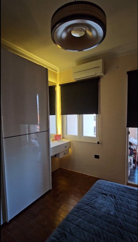 Tirane, shes apartament 1+1+Ballkon Kati 8, 85 m² 114,000 € (yzberisht)