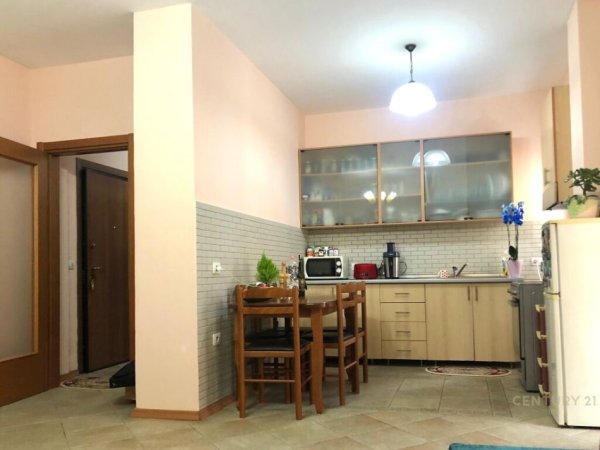 Tirane, shitet apartament Kati 5, 78,000 m² 156,000 € 