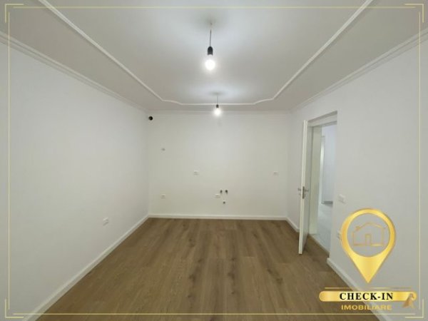Tirane, shitet apartament 2+1+Ballkon Kati 3, 70 m² 160,000 € (Gjykata e Rrethi, Ekspozita)