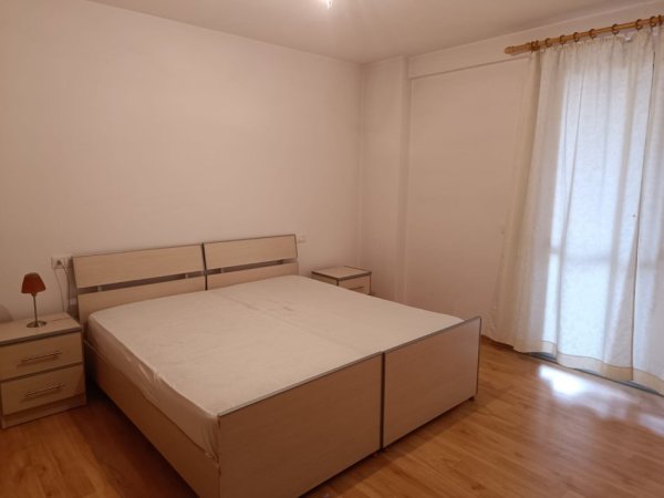 Tirane, jepet me qera apartament Kati 3, 100 m² 800 € 