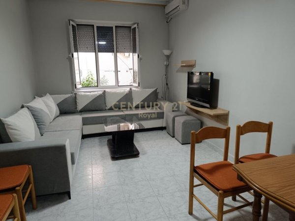 Tirane, jepet me qera apartament 1+1 Kati 2, 63 m² 400 € (Prokuroria)