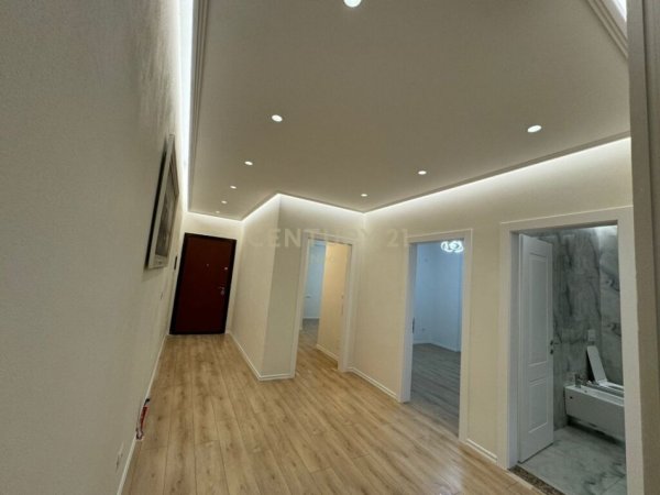 Tirane, shes apartament 3+1+2 , 144 m² 235,000 € (Kompleksi Mateo, Kopshti Botanik Zoologjik)