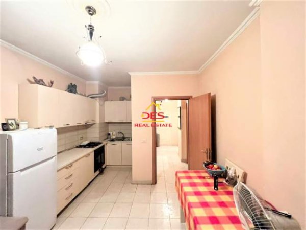 Tirane, shitet apartament 1+1+BLK Kati 3, 75 m² 68.000 Euro (Rruga Tom Plezha)