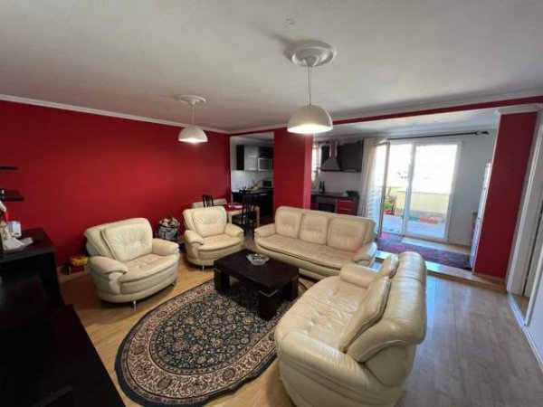 Tirane, shitet apartament duplex 3+1 Kati 7, 172 m² 260.000 Euro (Rruga e Barrikadave)