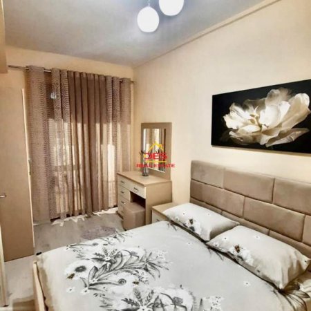 Tirane, jepet me qera apartament 1+1+BLK 54 m² 420 Euro (Stacioni i fundit i Tiranes se Re)
