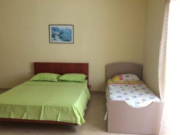 Sarande, jap me qera dhome ne plazh Kati 2, 50 m² 35 Euro (lagjia nr.4 ,rruga Idriz Alimadhi,prane stadiumit)
