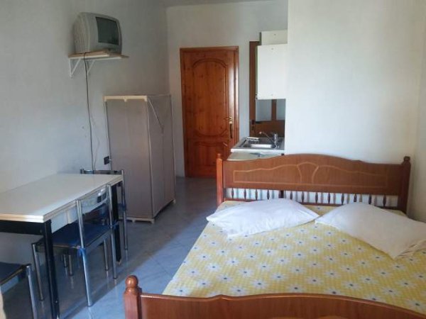 Shqiperi, jap me qera dhome ne plazh 1+1+A+BLK Kati 2, 25 m² 20 Euro (FRANCESKO KRISPI)