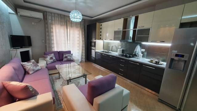 Tirane, apartament 2+1+BLK Kati 4, 70 m² 35 Euro /dita  (Muzaket)