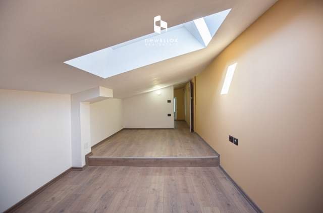 Tirane, shes Penthouse 4+1+A+BLK Kati 7, 204 m² 395.000 Euro (Rr. Hamdi Sina - Pamje nga Liq. Artificial)