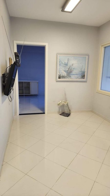 Tirane, jepet me qera zyre Kati 1, 70 m² 500 Euro (Qender)