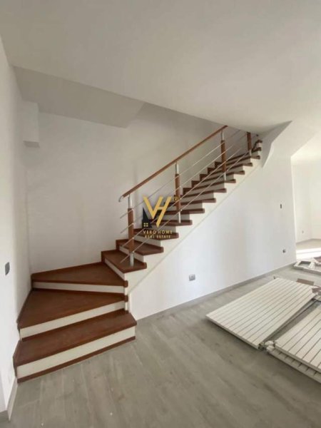 Tirane, shitet apartament 4+1+A+BLK Kati 0, 720 m² 170.000 Euro (PEZE)