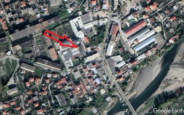 Shitet Truall 537 m2 dhe Ndërtesë 3-kate 190.15 m², 19.200.000 Leke (Lagjja “Shen Kolli”, pranë ish-fabrikës së bukës Elbasan)