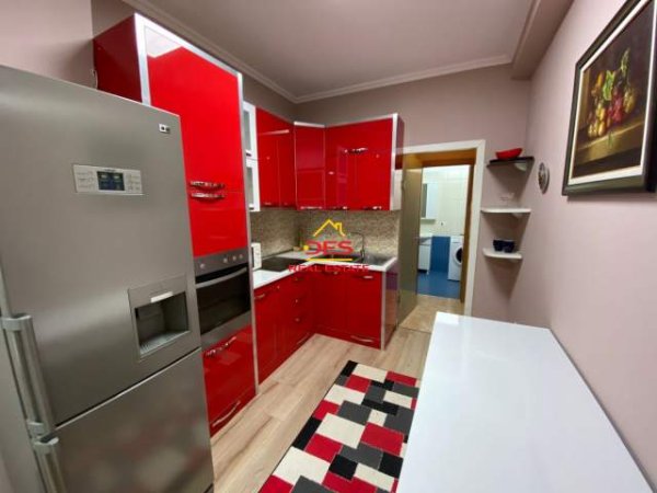 Tirane, jepet me qera apartament 1+1+BLK Kati 7, 80 m² 550 Euro (him kolli)