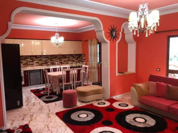 Tirane, jepet me qera apartament 3+1+BLK Kati 4, 161 m² 850 Euro (Vilat Amerikane)