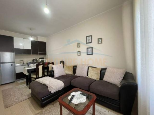 Tirane, jap me qera apartament 2+1 Kati 5, 72 m² 500 Euro (Bulevardi Zogu I)