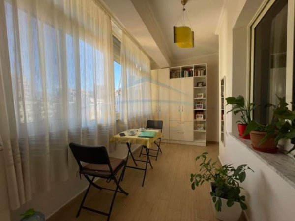 Tirane, jap me qera apartament 2+1 Kati 5, 72 m² 500 Euro (Bulevardi Zogu I)