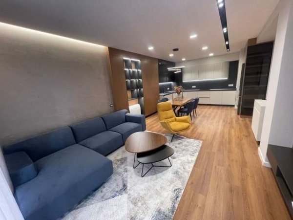 Tirane, jepet me qera apartament 2+1 Kati 8, 120 m² 2.000 Euro (Bllok)