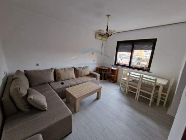 Tirane, jepet me qera apartament 2+1 Kati 5, 74 m² 350 Euro (Rruga Ferit Xhajko)