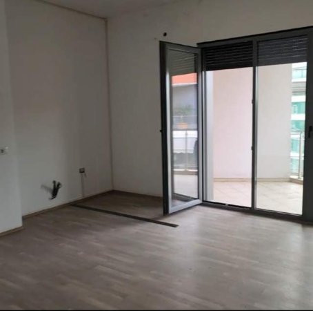 Tirane, shitet apartament 3+1+BLK Kati 9, 173 m² 430.000 Euro (rruga e Kosovareve)