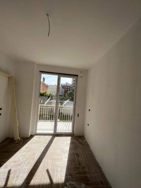 Tirane, shitet apartament 2+1 Kati 1, 110 m² 213.700 Euro (Rruga e Barrikadave)