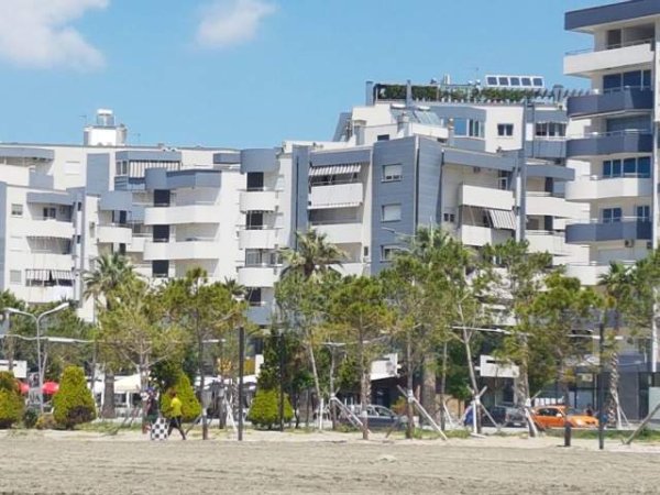 Vlore, shitet apartament 80 m² 130.000 Euro (Lungomare)