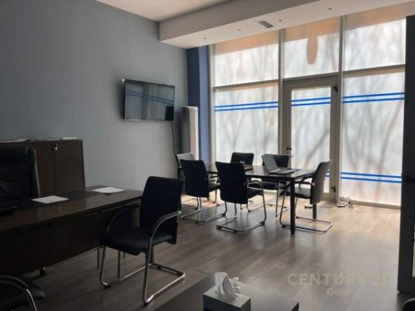 Tirane, shitet ambjent biznesi Kati 0, 222 m² 600.000 Euro (fakulteti Juridik)