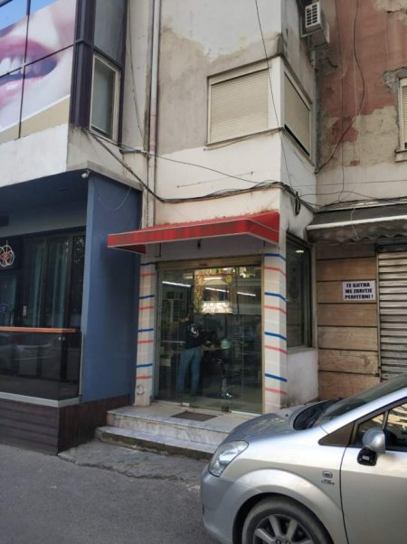 Tirana e Re - ne Bllok,  shes dyqan, 180.000 Euro (Rr.Nikolla Tupe)