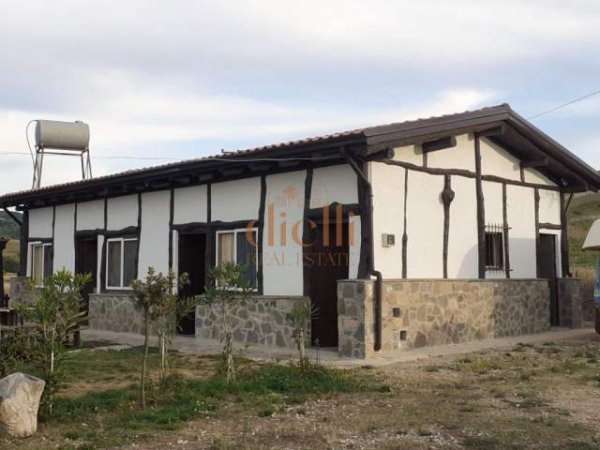Durres, shitet shtepi Kati 1, 200 m² 150.000 Euro (Kepi i Rodonit)