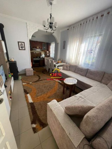 Tirane, shitet shtepi 3+1+BLK Kati 0, 110 m² 110.000 Euro (kashar)