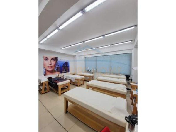 Tirane, shitet ambjent biznesi Kati 1, 448 m² 1.060.000 Euro (Kinostudio)