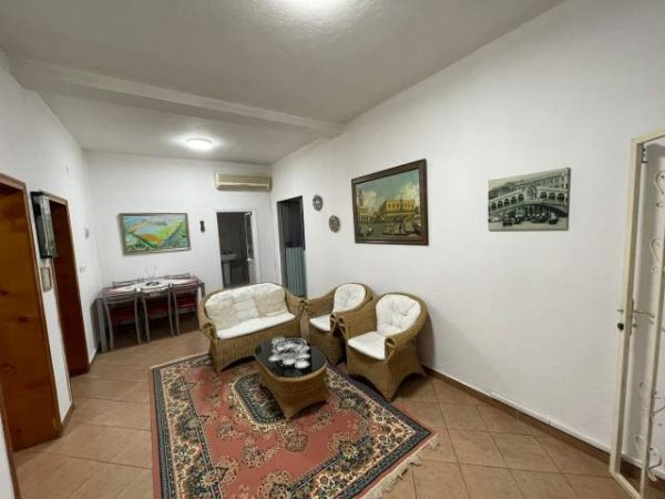 Tirane, shitet Vile 3 Katshe 305 m² 290.000 Euro