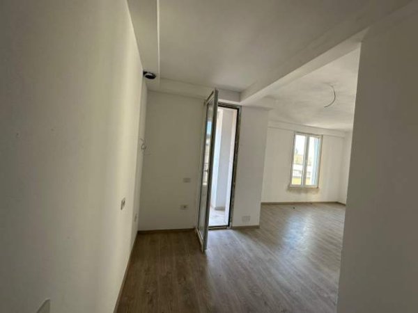Tirane, shitet apartament 1+1 Kati 4, 58 m² 203.000 Euro (prane RTSH)