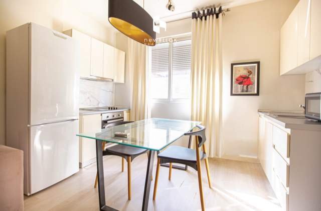 Tirane, shes apartament 1+1+BLK Kati 4, 70 m² 125.000 Euro (Rr. e Kavajes (Xhamia - 2 min nga Qendra))